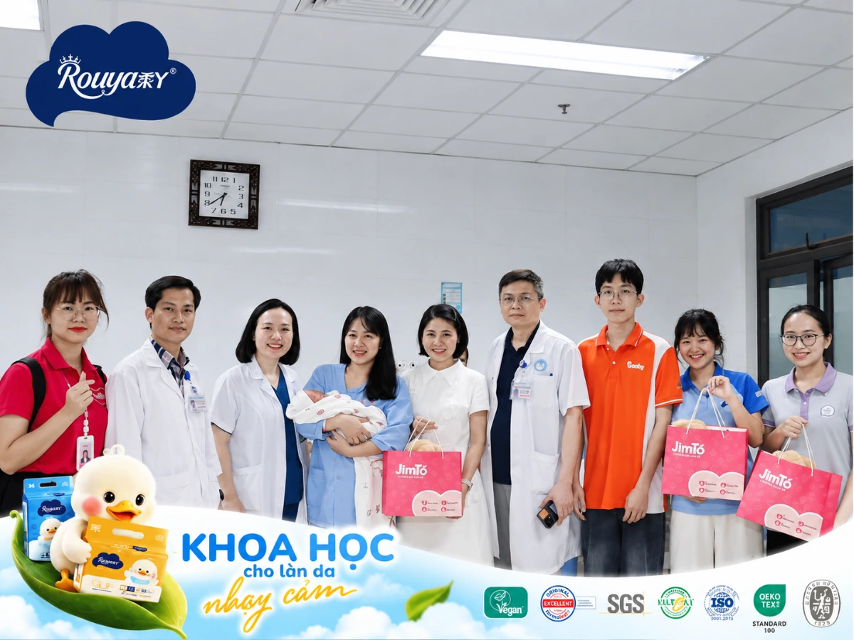 Rouya cùng Jim Tồ trao hơn 175 phần quà tại Bệnh viện Phụ sản Thanh Hóa
